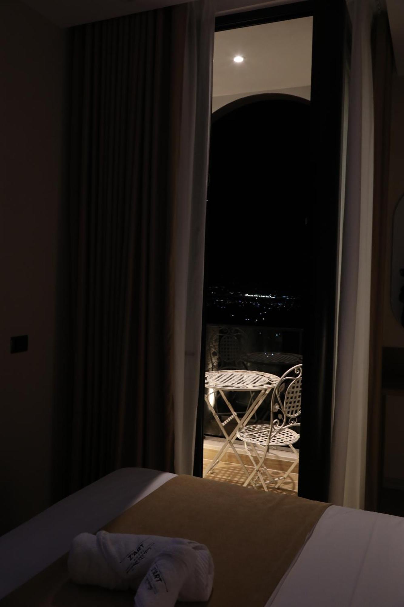 Z Art Hotel Kruje Luaran gambar
